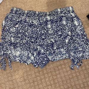 Millau blue patterned shorts size medium